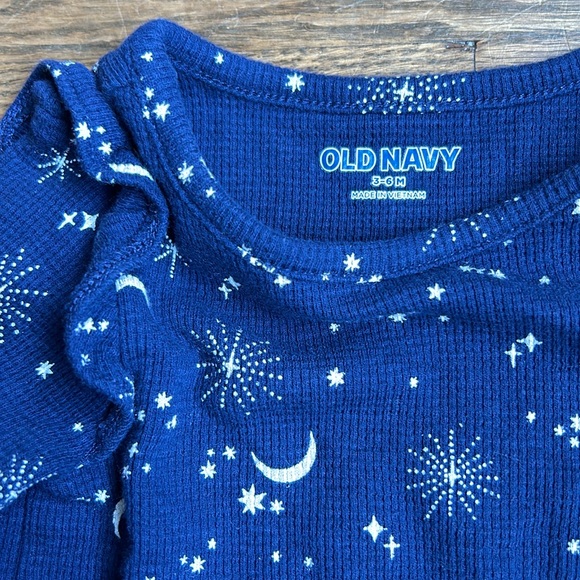 Old Navy Stars Ruffle Waffle Onesie and Pants Set, Size 3-6 Months - Picture 6 of 7